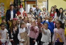 Радост новогодишњих празника за свако дете